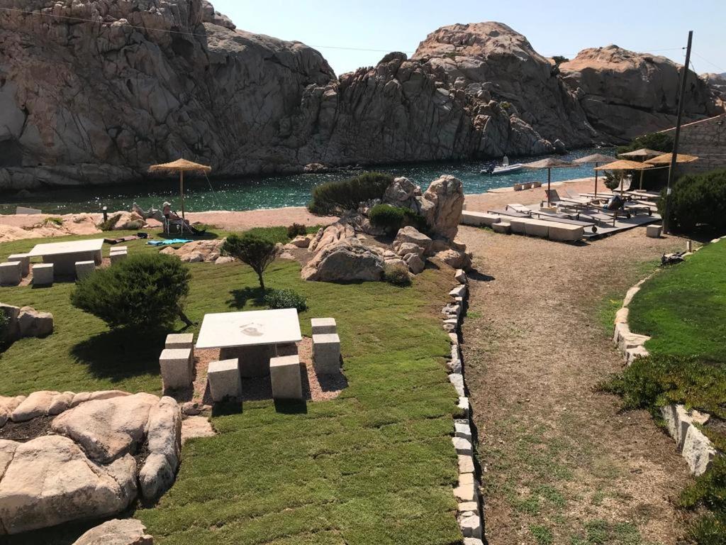 Residence Cala Francese - Case Sul Mare Ла-Маддалена Экстерьер фото