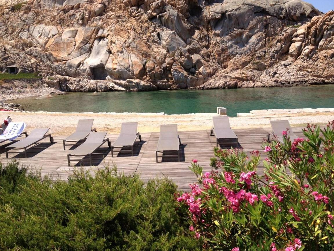 Residence Cala Francese - Case Sul Mare Ла-Маддалена Экстерьер фото