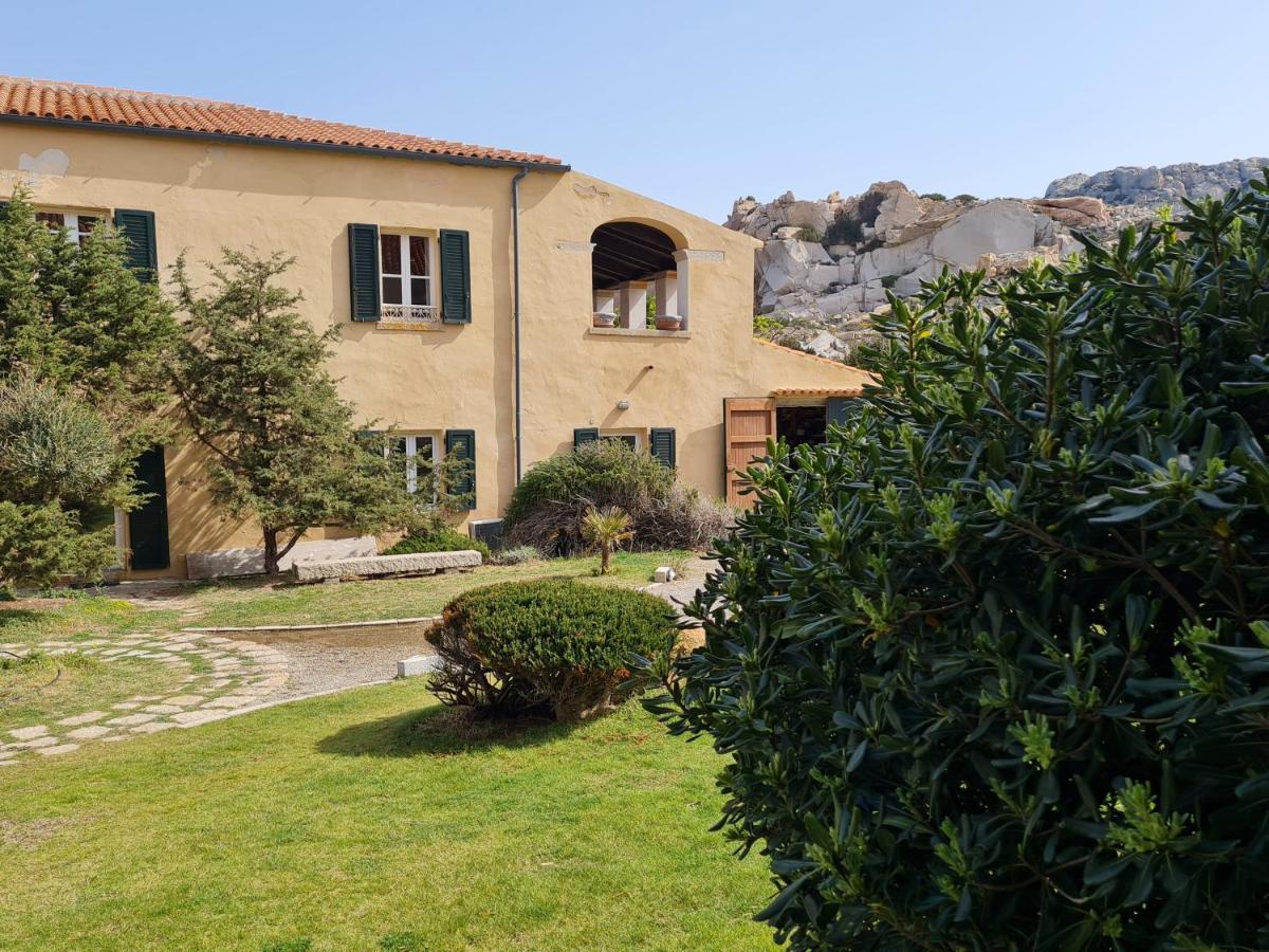 Residence Cala Francese - Case Sul Mare Ла-Маддалена Экстерьер фото