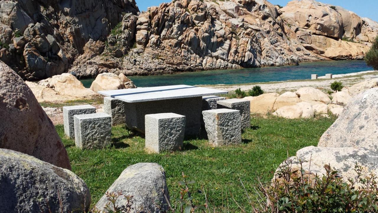 Residence Cala Francese - Case Sul Mare Ла-Маддалена Экстерьер фото