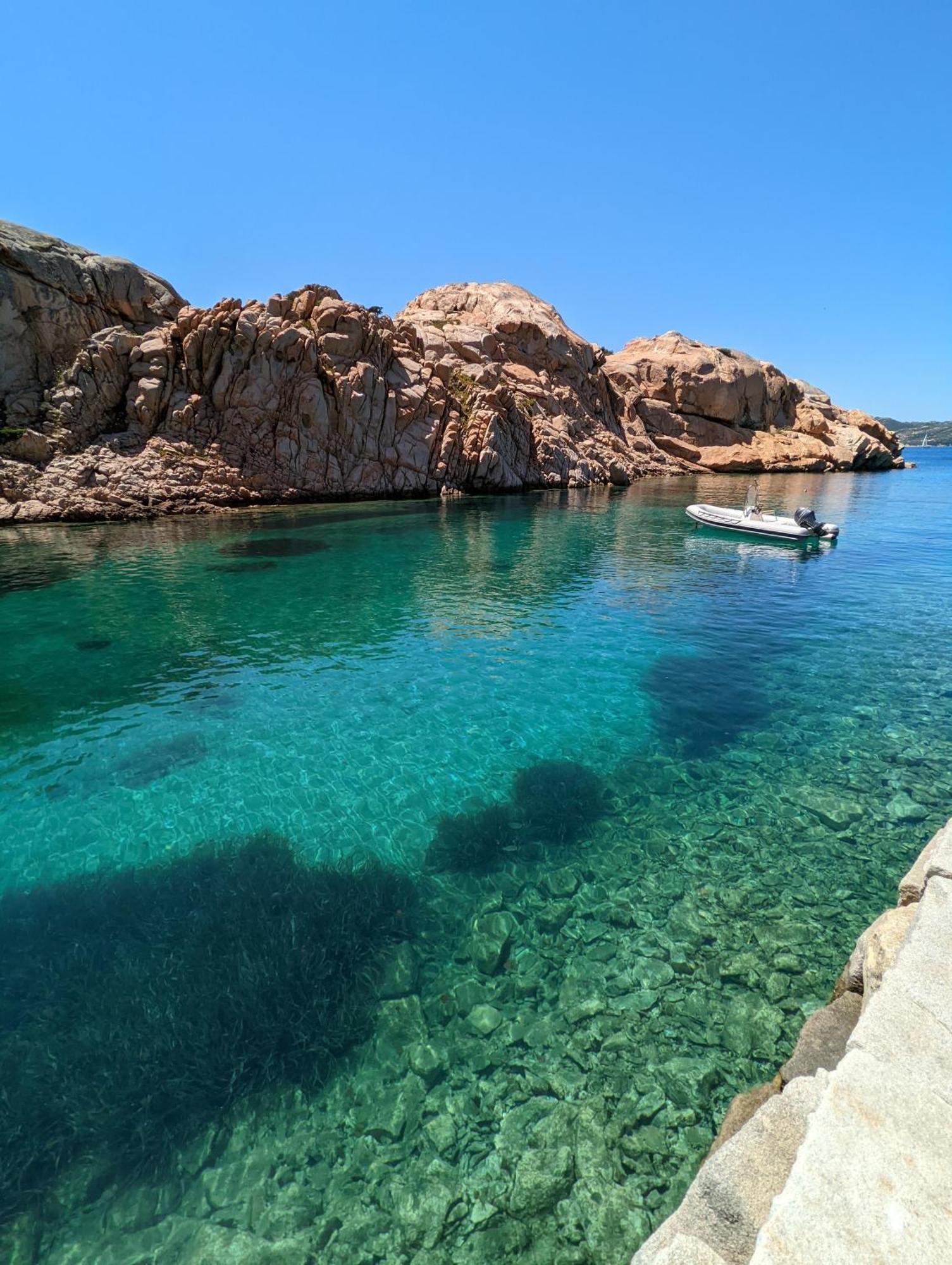 Residence Cala Francese - Case Sul Mare Ла-Маддалена Экстерьер фото
