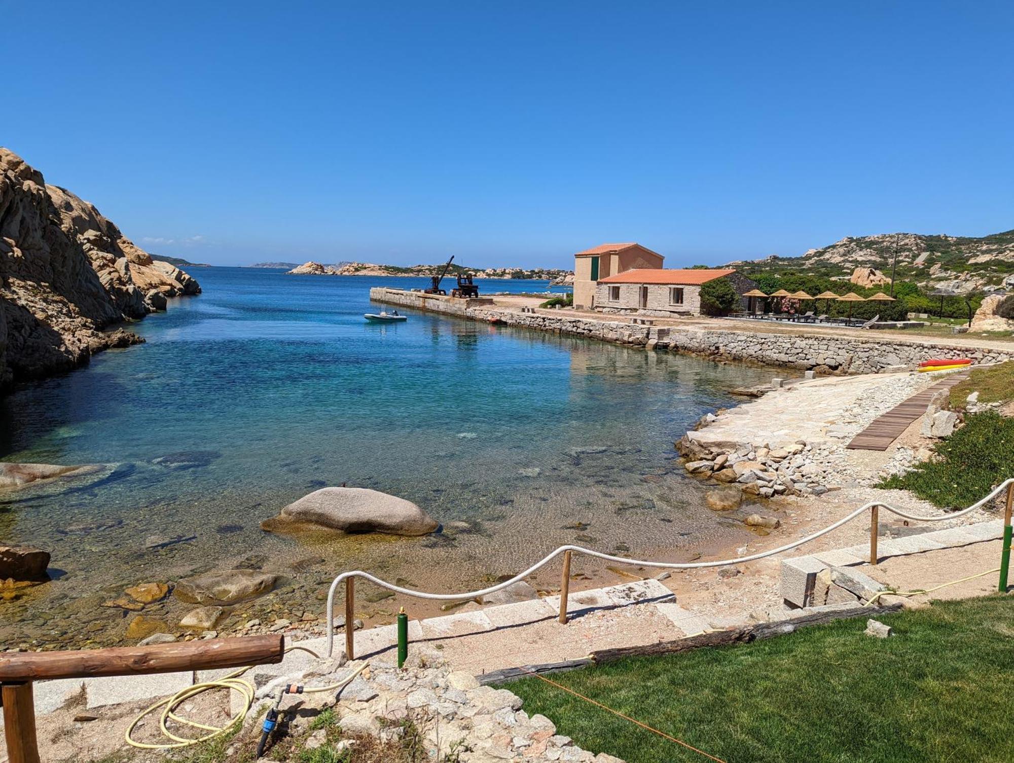 Residence Cala Francese - Case Sul Mare Ла-Маддалена Экстерьер фото
