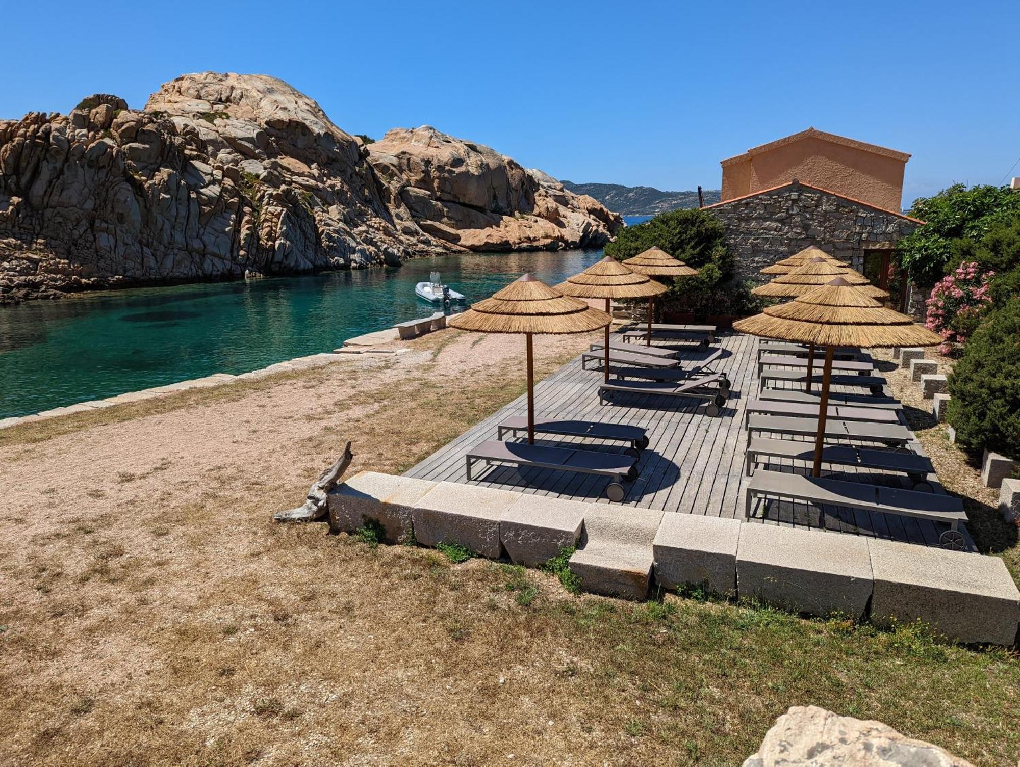 Residence Cala Francese - Case Sul Mare Ла-Маддалена Экстерьер фото